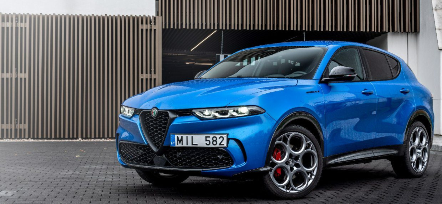 TAUTA PASIRINKO: LIETUVOS METŲ TAUTOS AUTOMOBILIU TITULUOTA NAUJOJI „ALFA ROMEO TONALE“